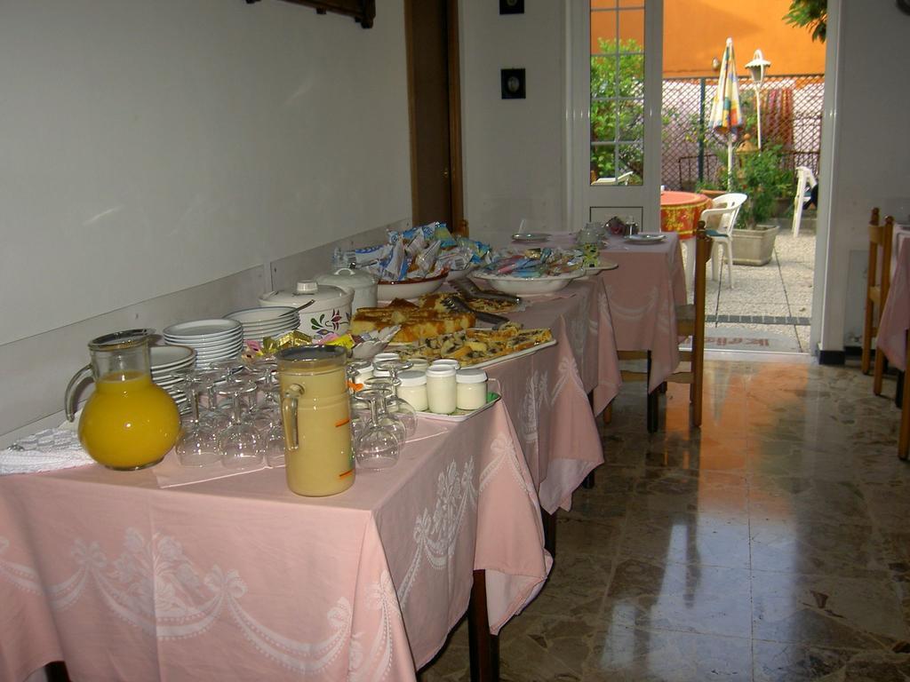 Albergo Kristina Bordighera Exterior photo